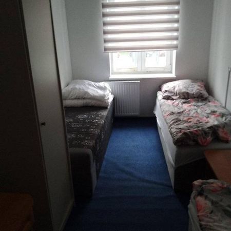Sagittarius Hostel- Pracowniczy Лодзь Экстерьер фото