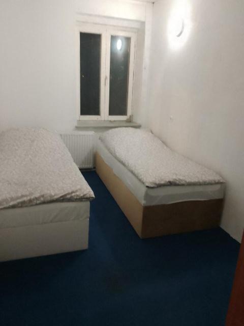 Sagittarius Hostel- Pracowniczy Лодзь Экстерьер фото